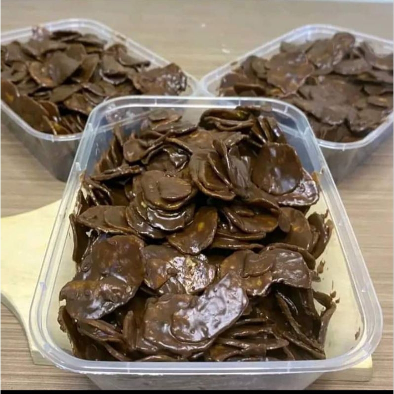 

BANANA CHIPS COKLAT LUMER ISI 500GR RENYAH MANIS NAGIH