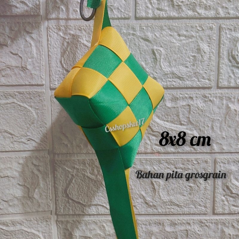 

KETUPAT PITA KAIN HIASAN LEBARAN