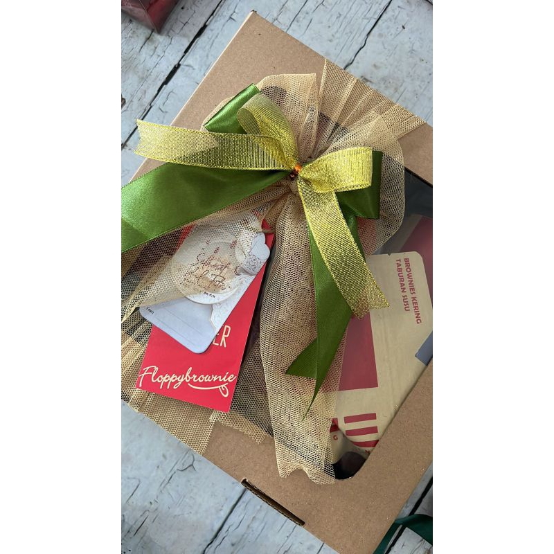 

HAMPERS BOX