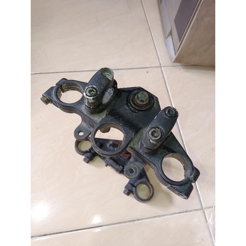 Segitiga T Atas Bawah Yamaha Scorpio