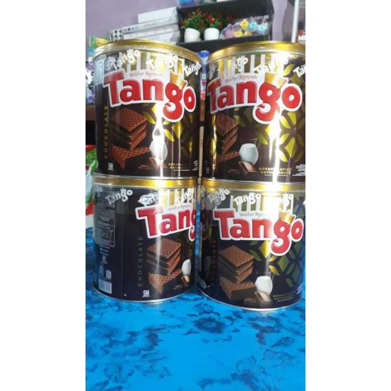 

Tango Wafer chocolate kaleng 240g/Tango Wafer Vanilla Milk Kaleng 240g