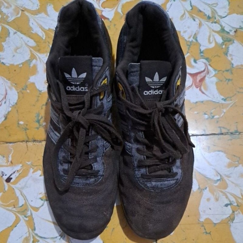 Sepatu Vintage Adidas Tuscany Goodyear brown