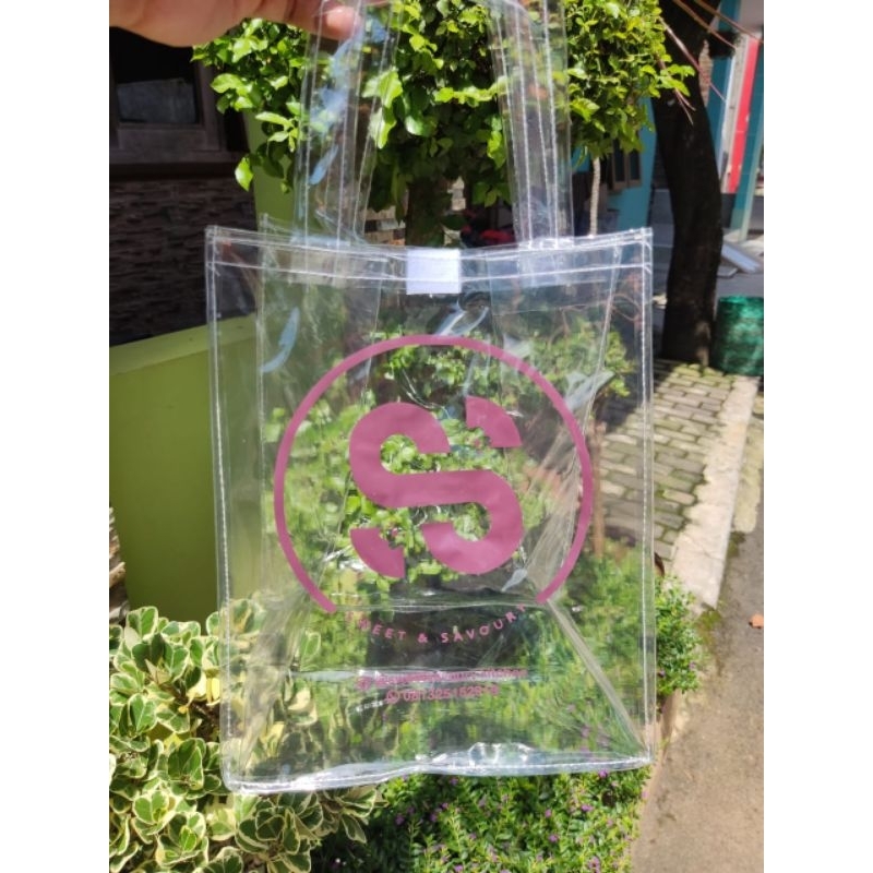 

Tas Mika Bening Sablon / Hampers / Tas Promosi / Souvenir Mika Tebal 0.3 P 25 L 13 T 30