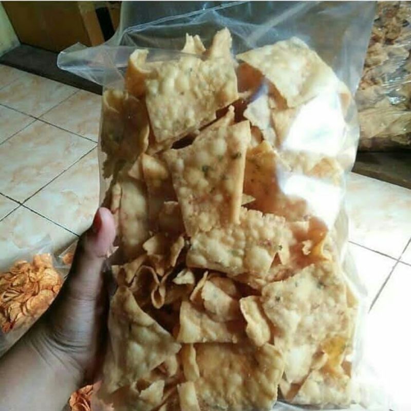 

kerupuk bawang / pangsit