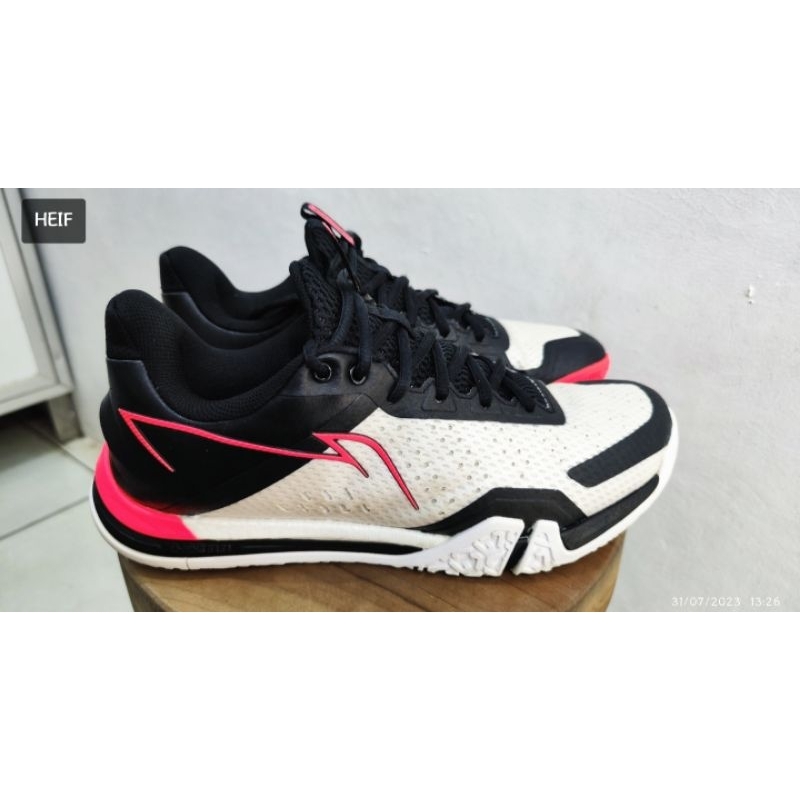 Sepatu Lining Saga SE insole 26cm