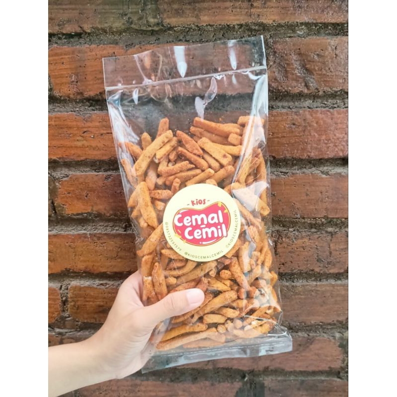 

Camilan Keripik Basreng Stik Rasa Pedas Daun Jeruk 250gr