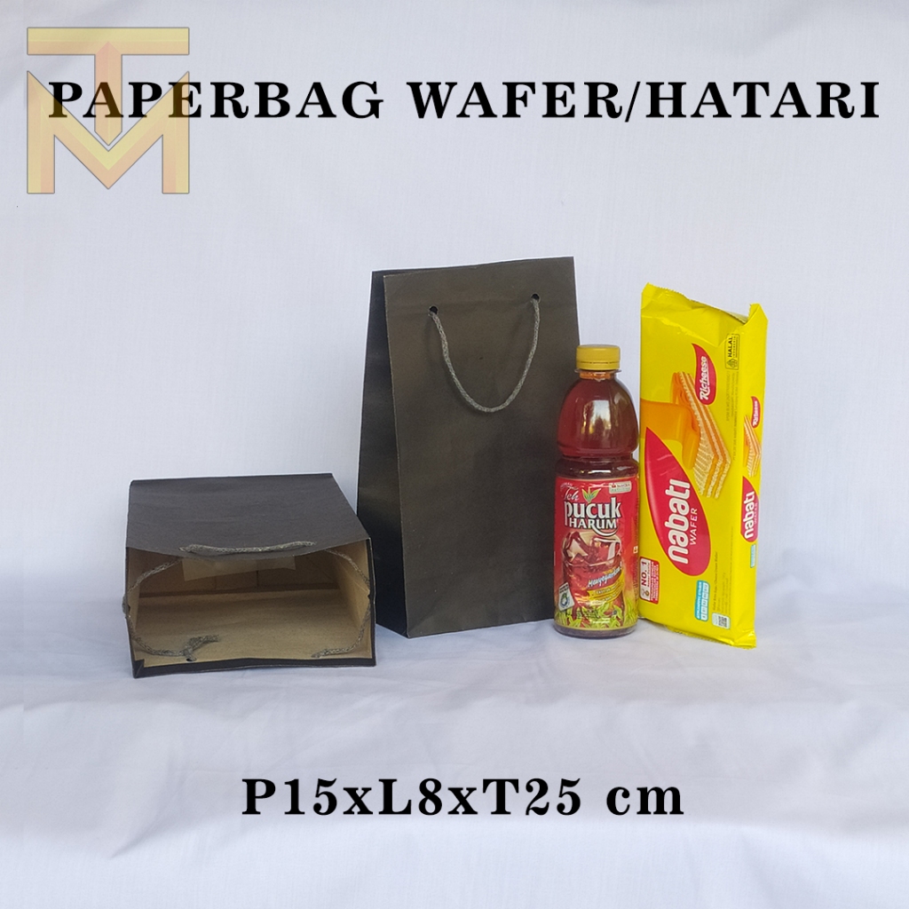 

PAPERBAG WAFER/HATARI HITAM POLOS UKURAN P15 x L8 x T25 CM