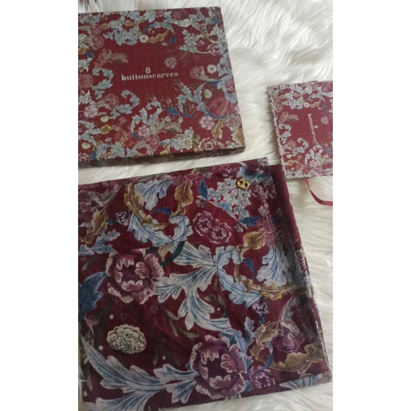 pl royale maroon buttonscarves