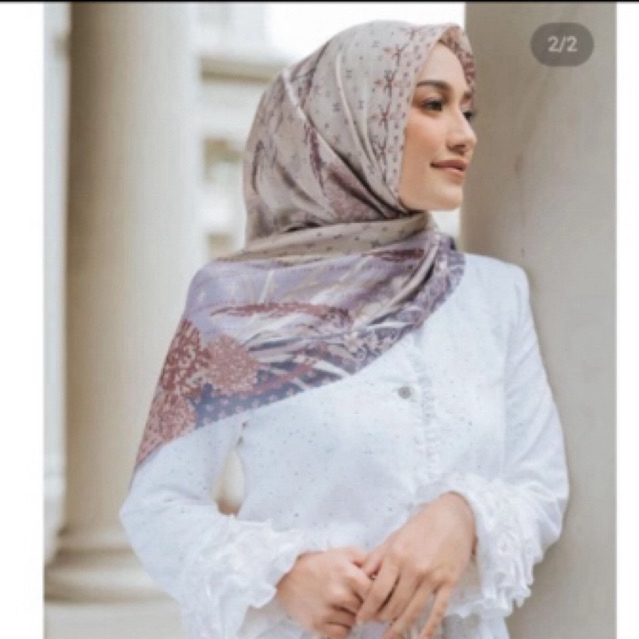 preloved dayu scarf grey ash wearing klamby