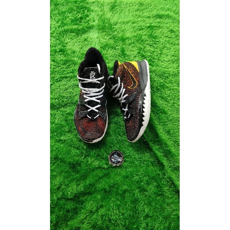 Sepatu Basket Kyrie 7 "Raygun"