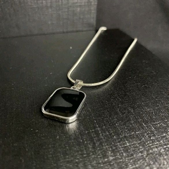 Kalung titanium liontin besar hitam pria wanita kalung bulat terbaru