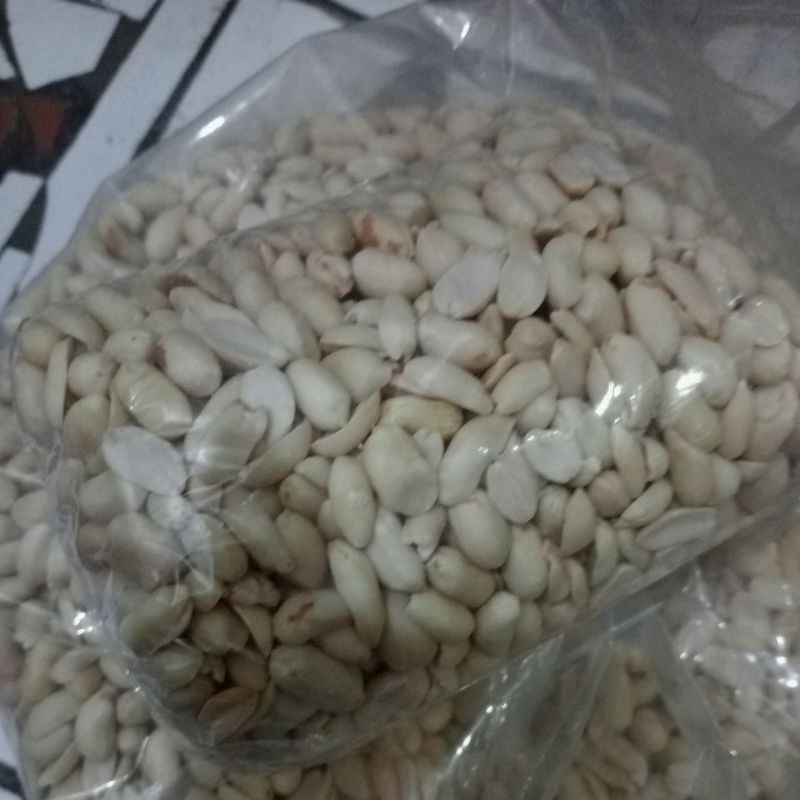 

kacang tanah kupas