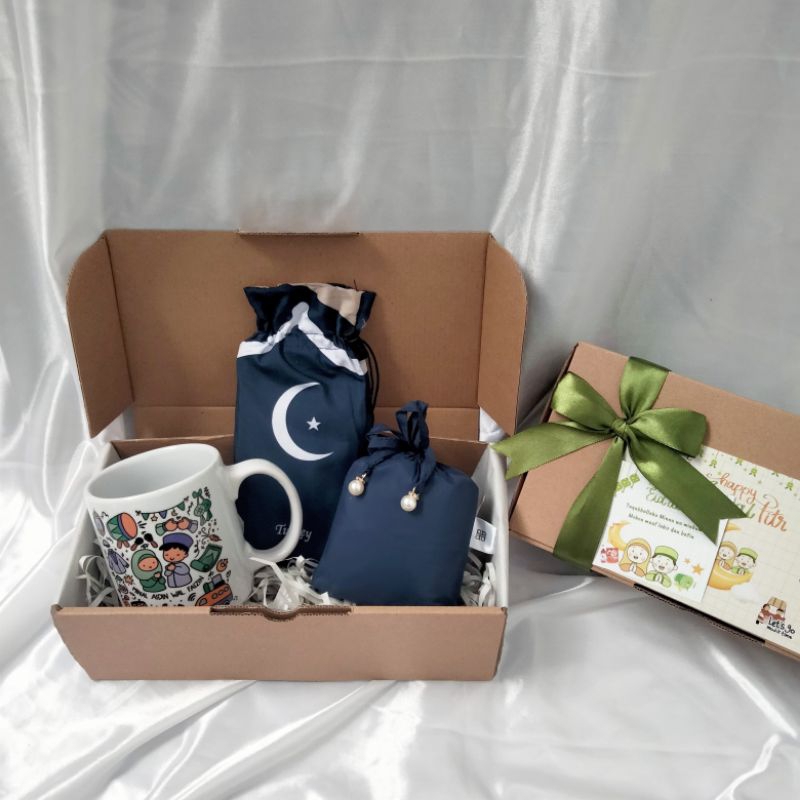 Hampers Mug+ Sajadah travel+ Mukena travel/ Hampers Ramadhan/ Hampers Lebaran