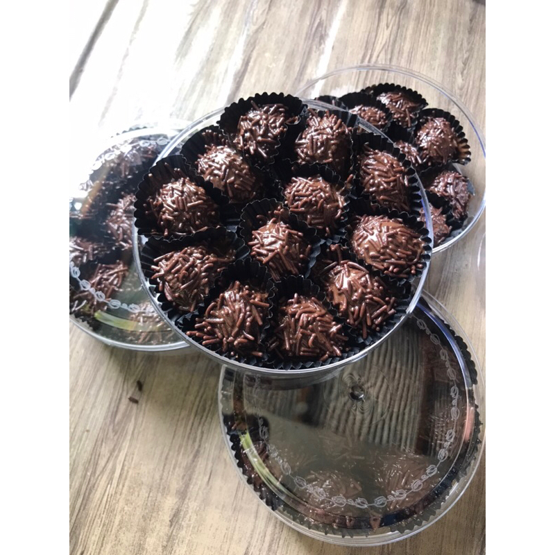 

bola coklat