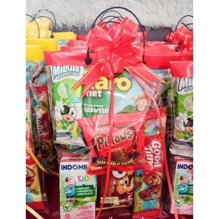 

MENARIK!!! - Hampers Lebaran Souvenir Ultah / Snack Ulang Tahun / Paket Snack Ulang Tahun / Paket Snack Ultah / Snack Ulang Tahun Anak / Souvenir