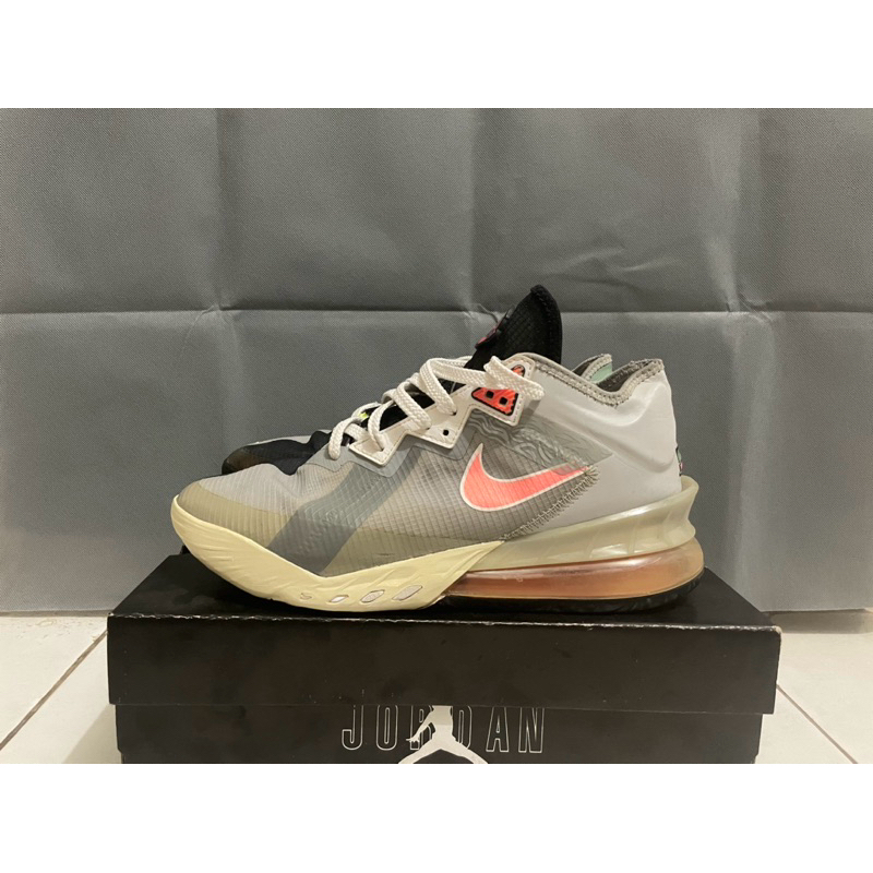 Nike Space Jam X LeBron 18 Low EP 'Bugs X Marvin'