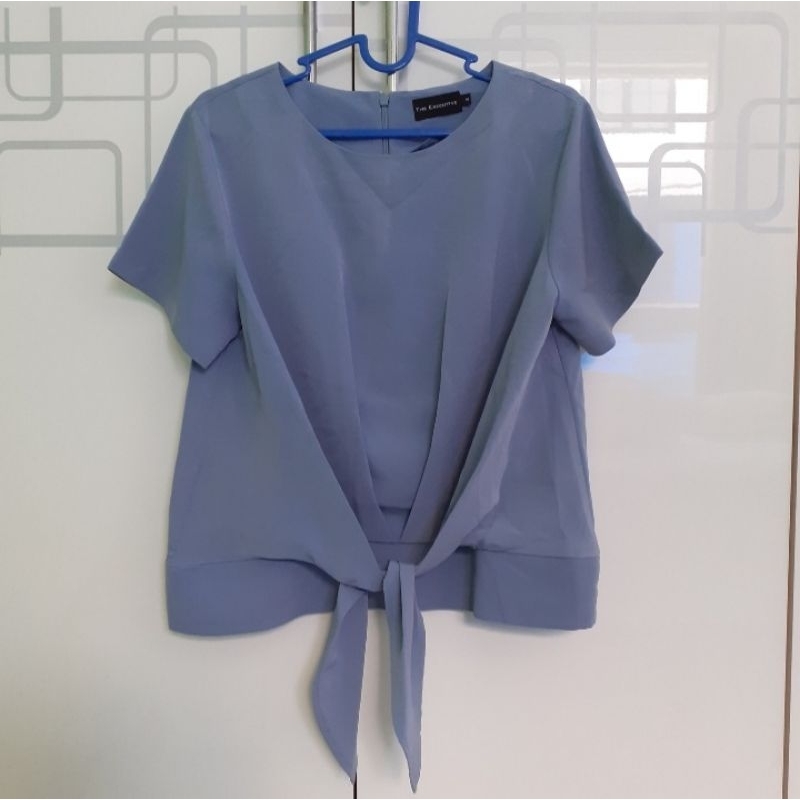 blouse wanita The Executive
