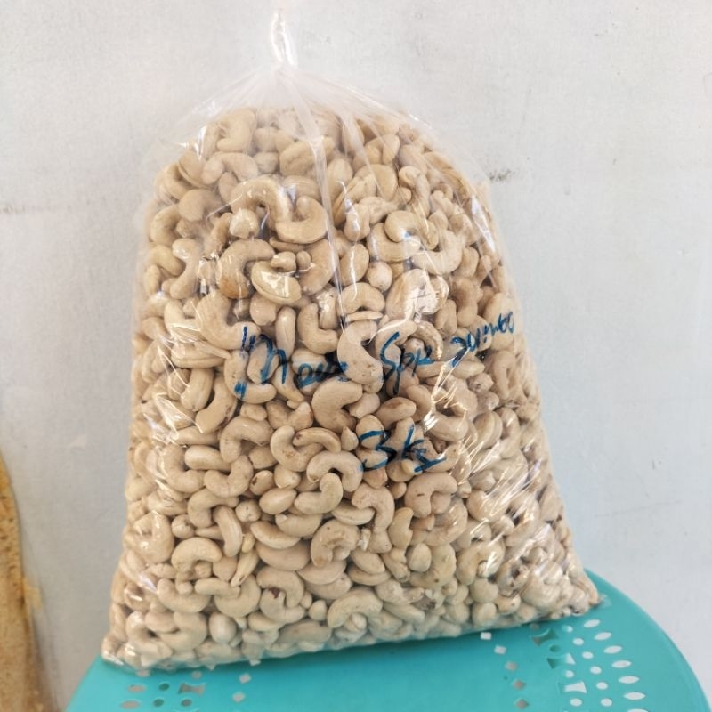 

Kacang Mede Super Jumbo Re-pack