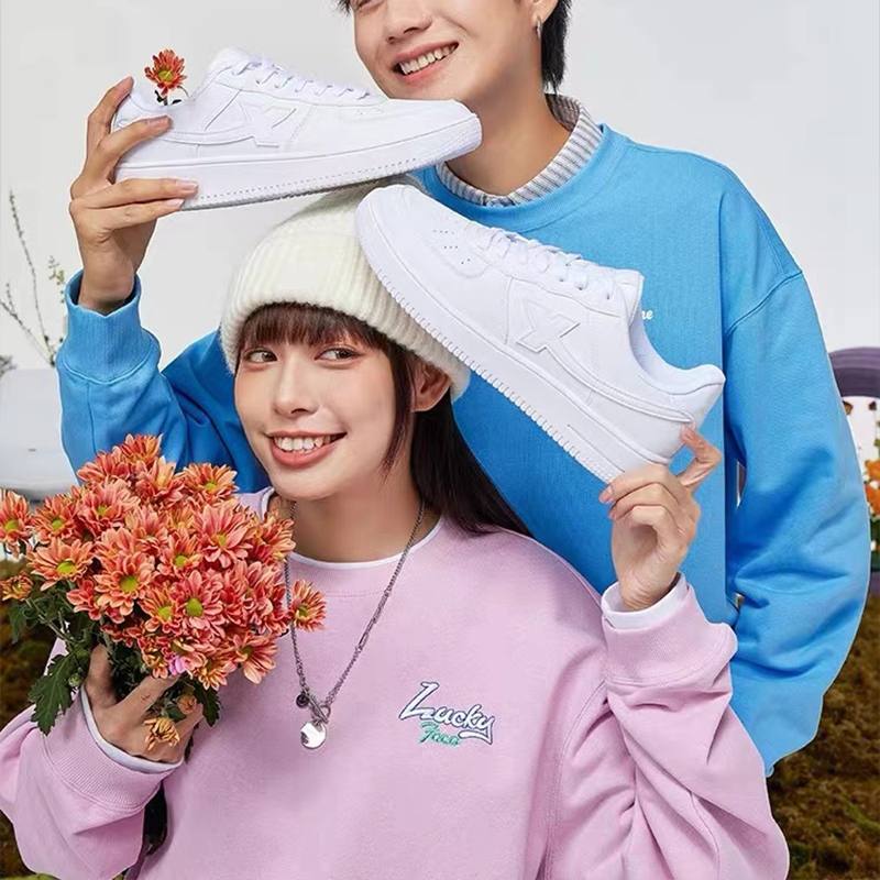 Sepatu sneakers putih pria dan wanita korean style street paling terlaris