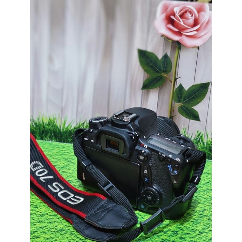 Canon 70D Lensa 18-55mm