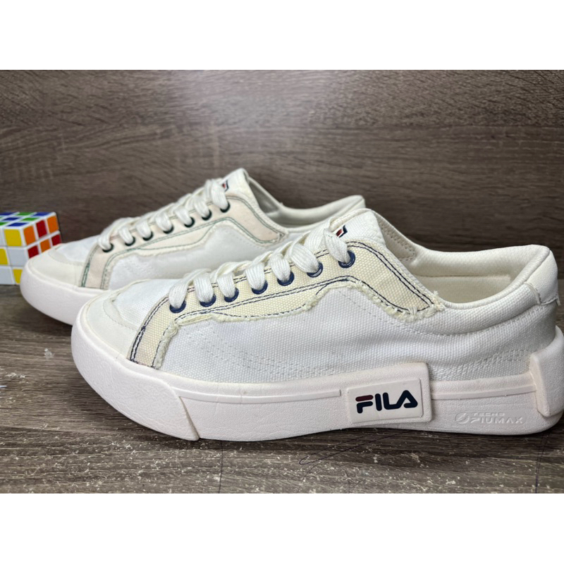 sepatu fila casual
