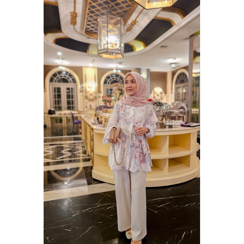 PRELOVED BUTTONSCARVES BENANG JARUM JENNA KAIA VANILLA HIJAB NADA PUSPITA