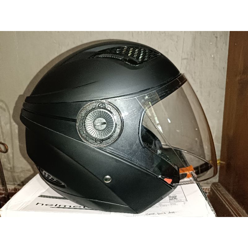 helm zeus 610