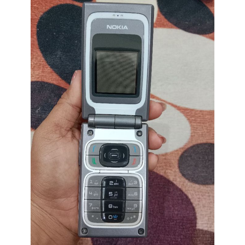 Nokia lipat 7200