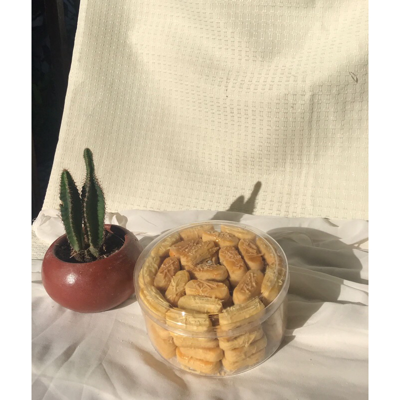 

kue kering : kaasstangel