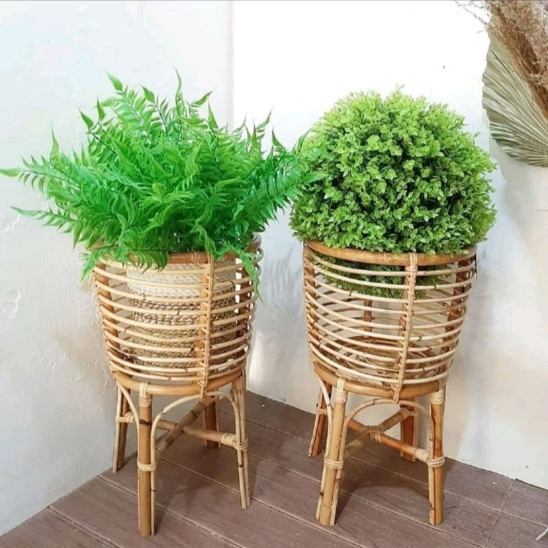 Standing pot rotan aesthetic finishing mengkilap/ tempat bunga dekorasi studio foto sudut ruangan