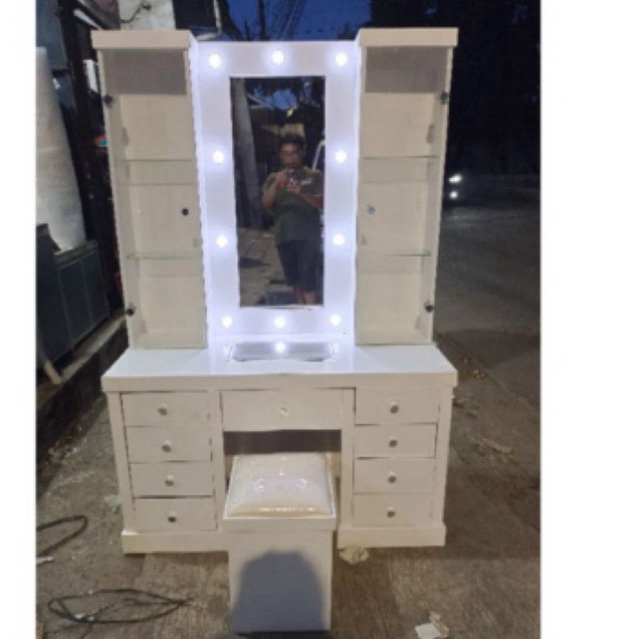 meja rias,tolet,lemari kaca cermin lampu minimalis modern