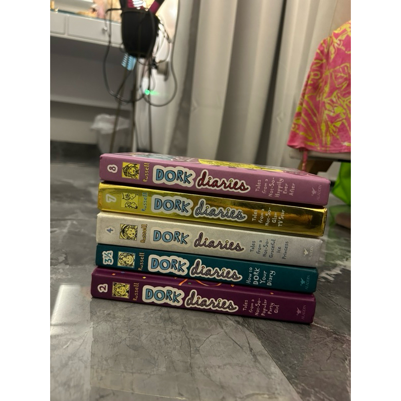 Buku Dork diaries