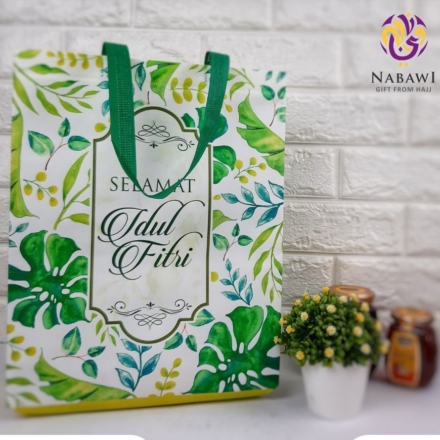 

Goodie Bag Tote Bag Idul Fitri Ukuran Tanggung 1 Pcs Tas Souvenir Parcel Lebaran Oleh Oleh Haji dan Umroh