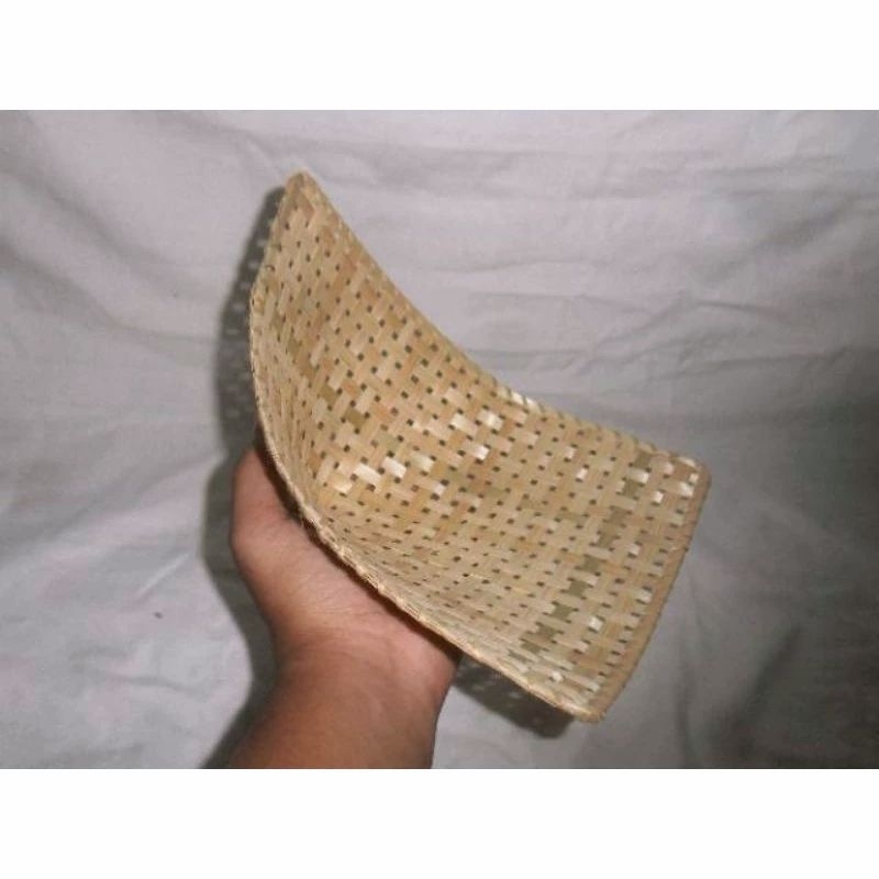 Piring Pincuk Anyaman Bambu 24x30 cm / Besek Pecel Anyam Bambu