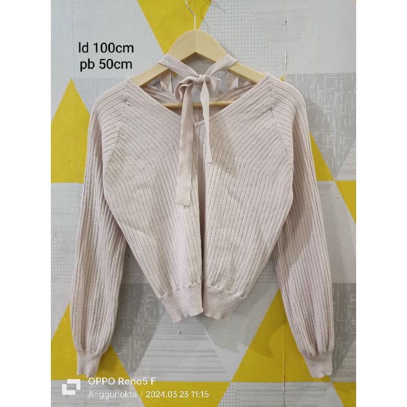 (PRELOVED) Preloved atasan rajut uniqlo lengan balon