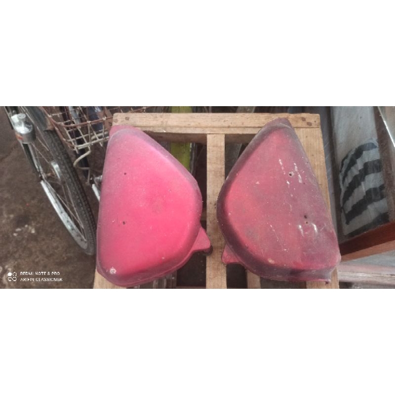 Side Box Tempong Tepong Kempolan Tutup aki Honda CB100 CB125 Original bekas