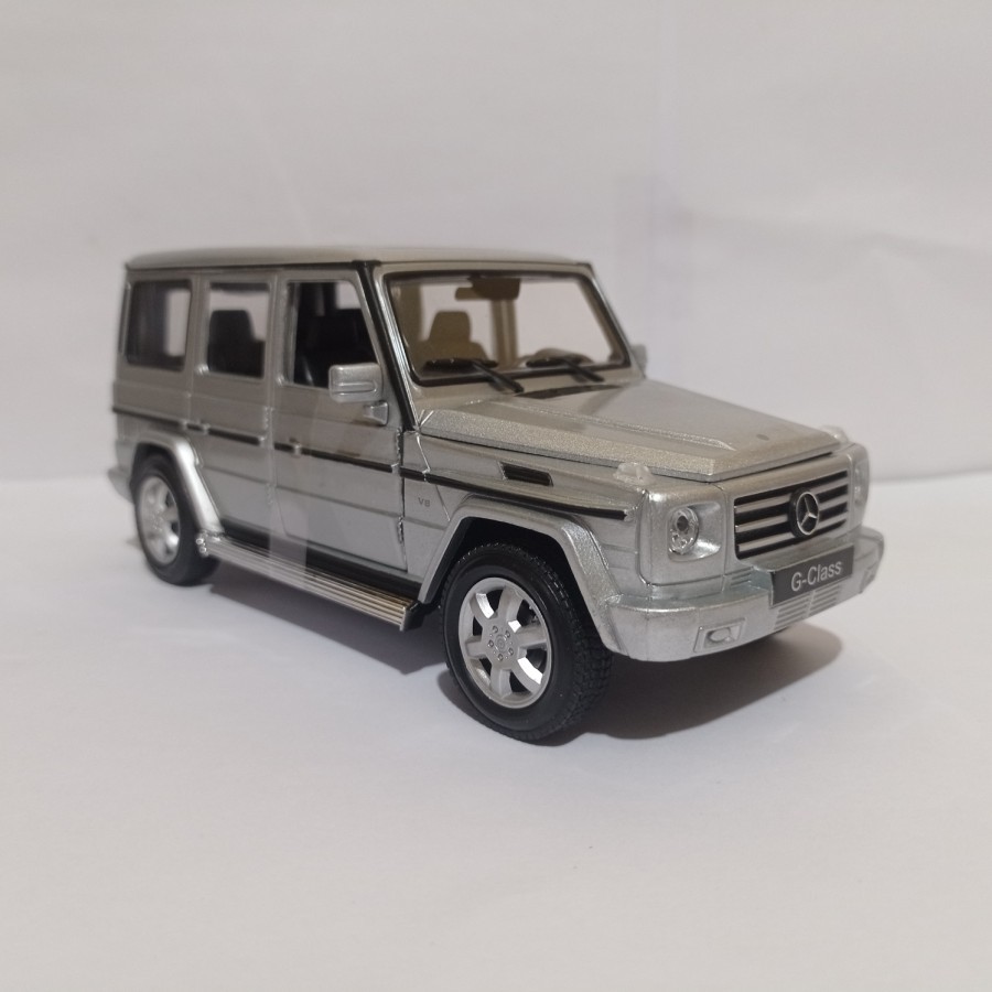 Diecast mobil Mercedes-benz G Class Welly 1:24 Mercedes benz C 63 AMG diecast mobil sport Welly Nex 