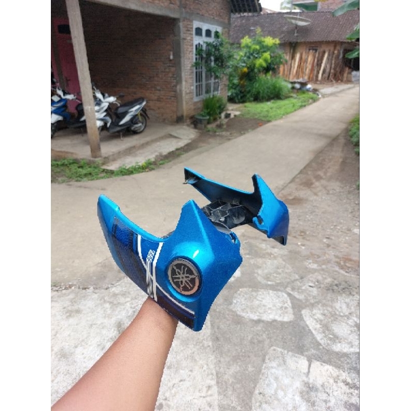 Sayap Bawah Tangki Yamaha Byson Karbu Original