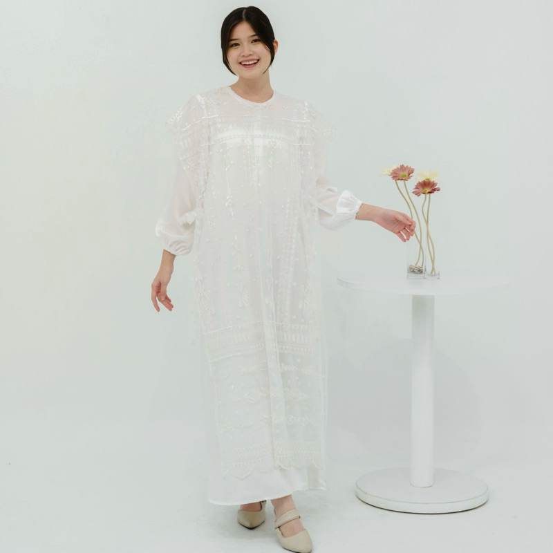 Faithijab - White Series / baju lebaran / dress / tunik / brokat putih tulle / silk satin sutra prem