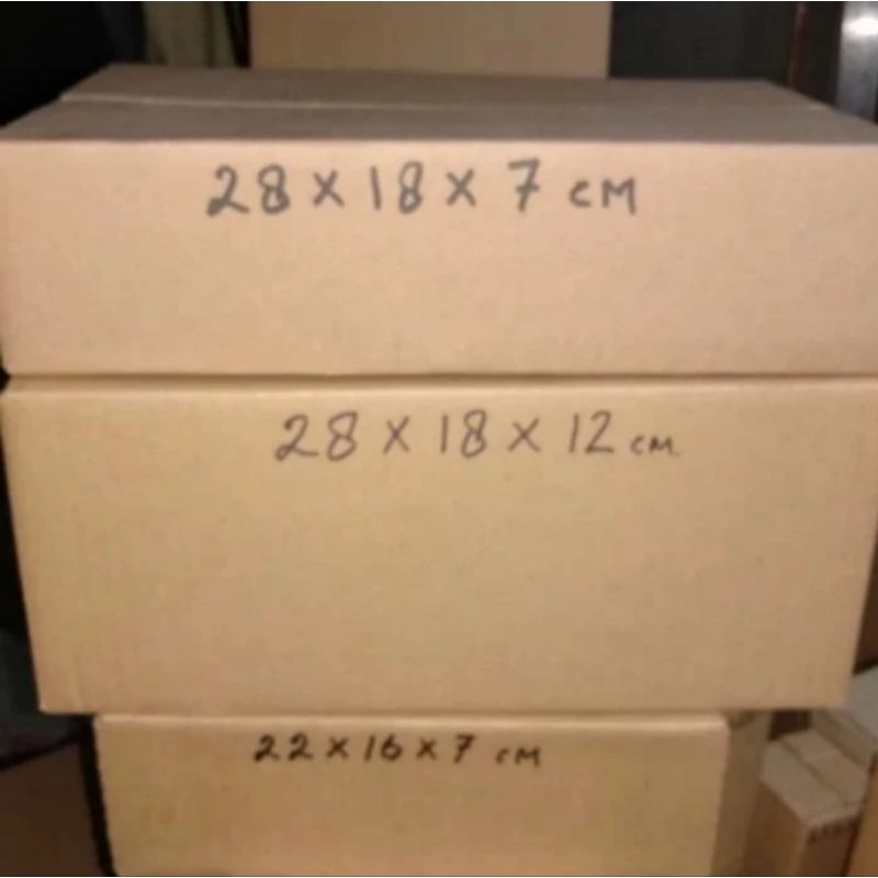 

Kardus packing ukuran 28×18×7 cm polos luar dalam