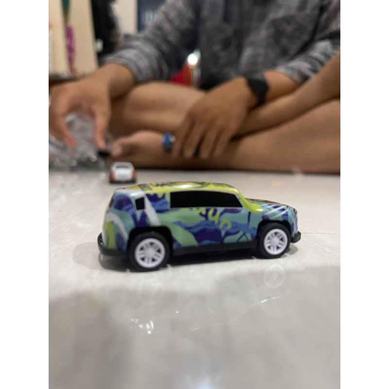 

skala besar kardus keren