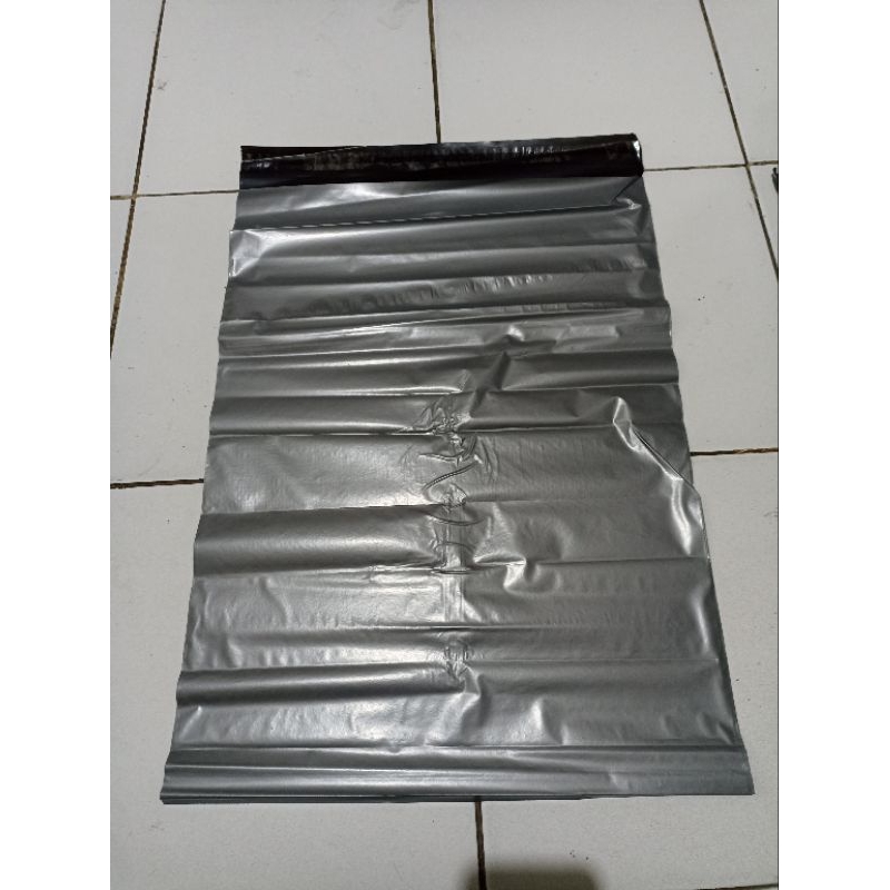 

Plastik Polymailer 40x60 Isi 50 Pcs Hitam Kuat