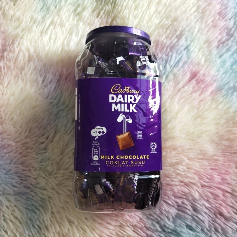 

Cadbury DAIRY MILK Coklat Susu - 405 g