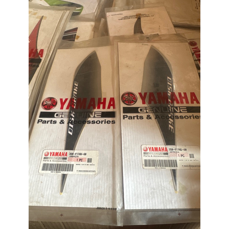 striping vega r new silver bagian body