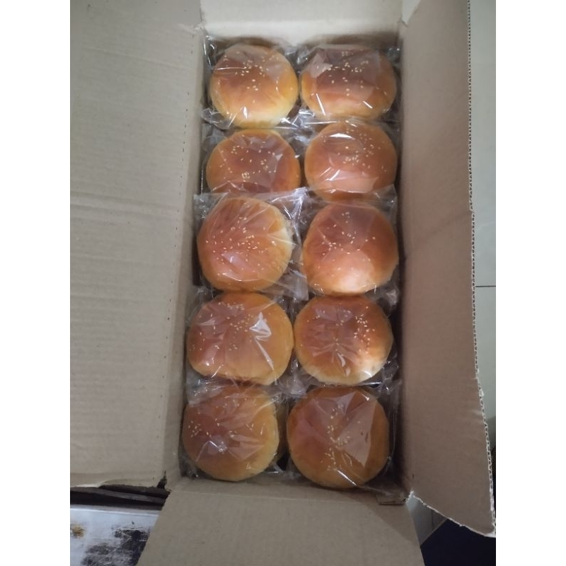 

Roti burger cukup besar 8cm isi 100pcs(pesan pagi di kirim sore)