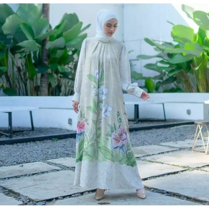 Kamilla Itang Yunasz - KP 68 Dress