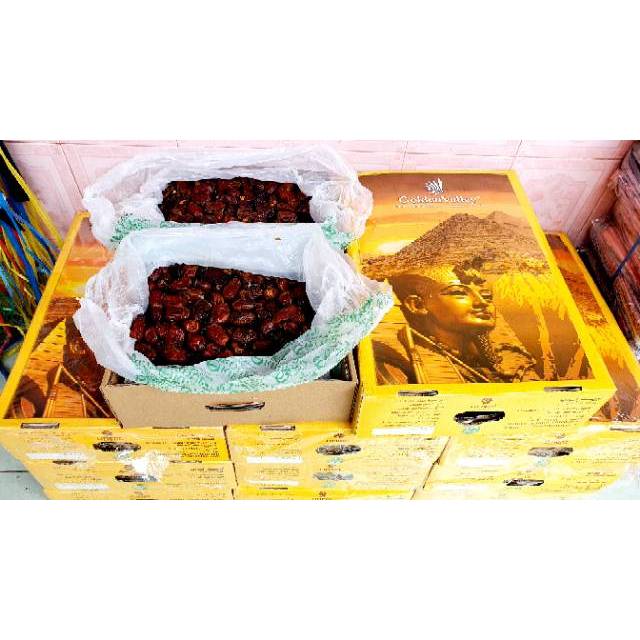 

Kurma GOLDEN VALLEY Kemasan 1 Kg / GOLDEN VALLEY Kurma Basah Mesir Empuk 1000 gram