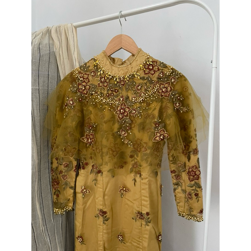 wedding dress/ baju kondangan/ intimate wedding dress