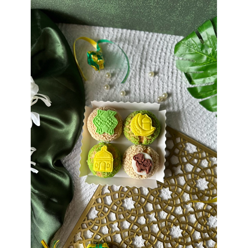 

Najwa Hampers / Choux au craqueline choux pastry / Lebaran idul fitri hampers