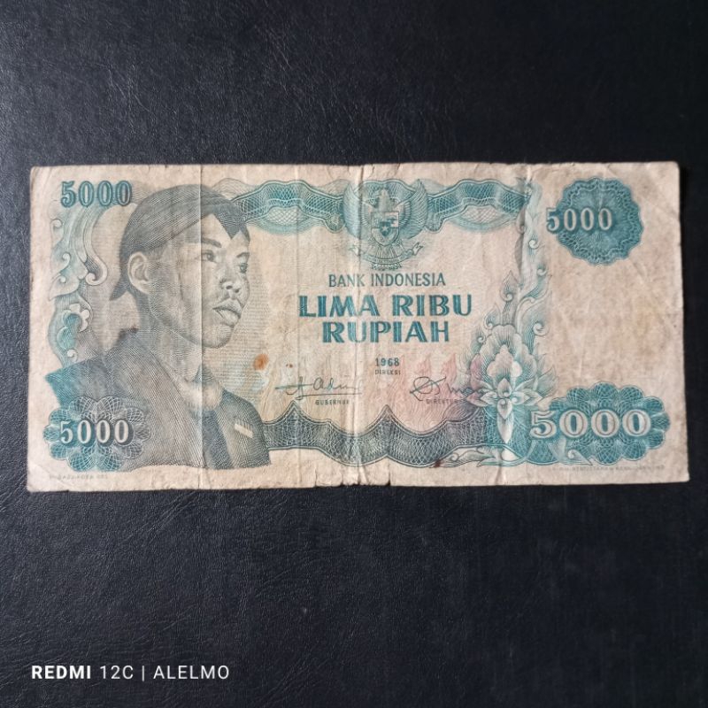 uang kertas 5000 rupiah sudirman tahun 1968 beredar jelek sesuai foto asli HAA091085